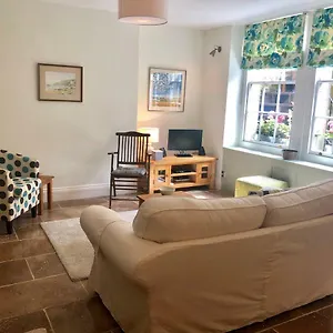  Apartment Lauras Townhouse Garrard's Retreat United Kingdom
